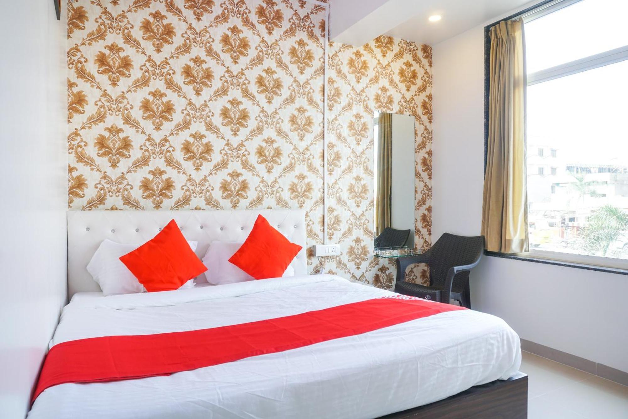Hotel O Nitya Executive Phursungi Екстер'єр фото