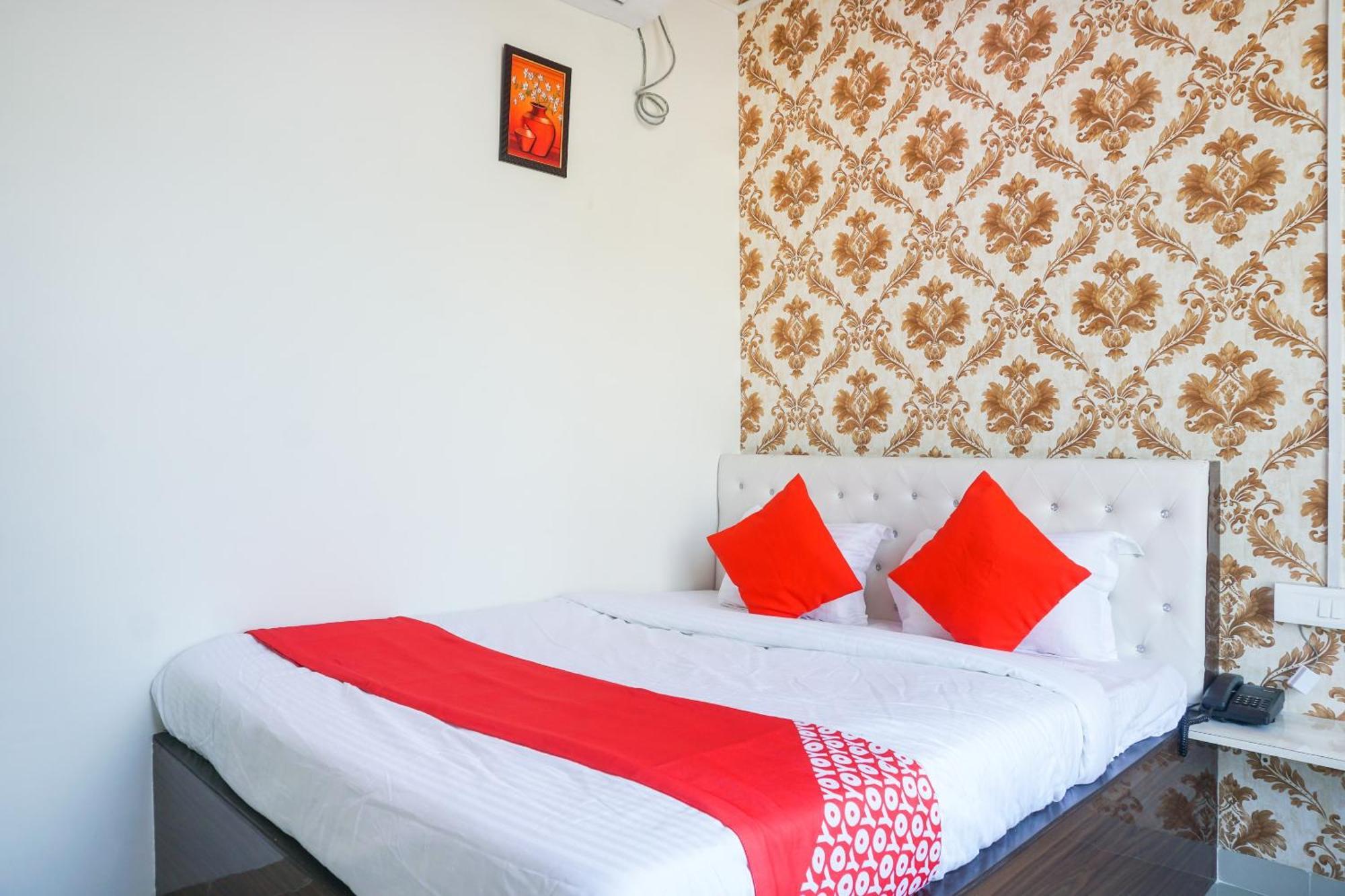 Hotel O Nitya Executive Phursungi Екстер'єр фото