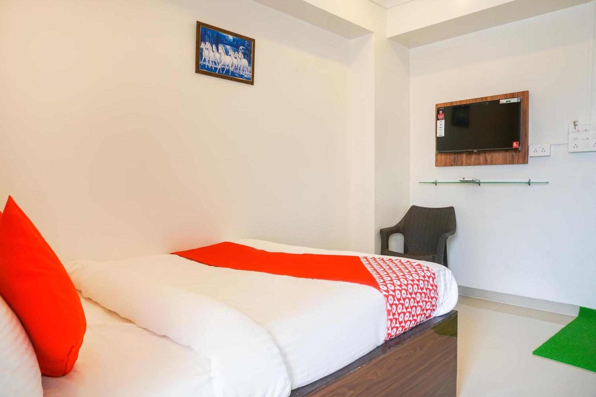 Hotel O Nitya Executive Phursungi Екстер'єр фото